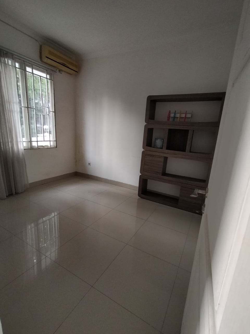 Rumah Disewakan Fully Furnished di Vassa Terrace Lippo Cikarang